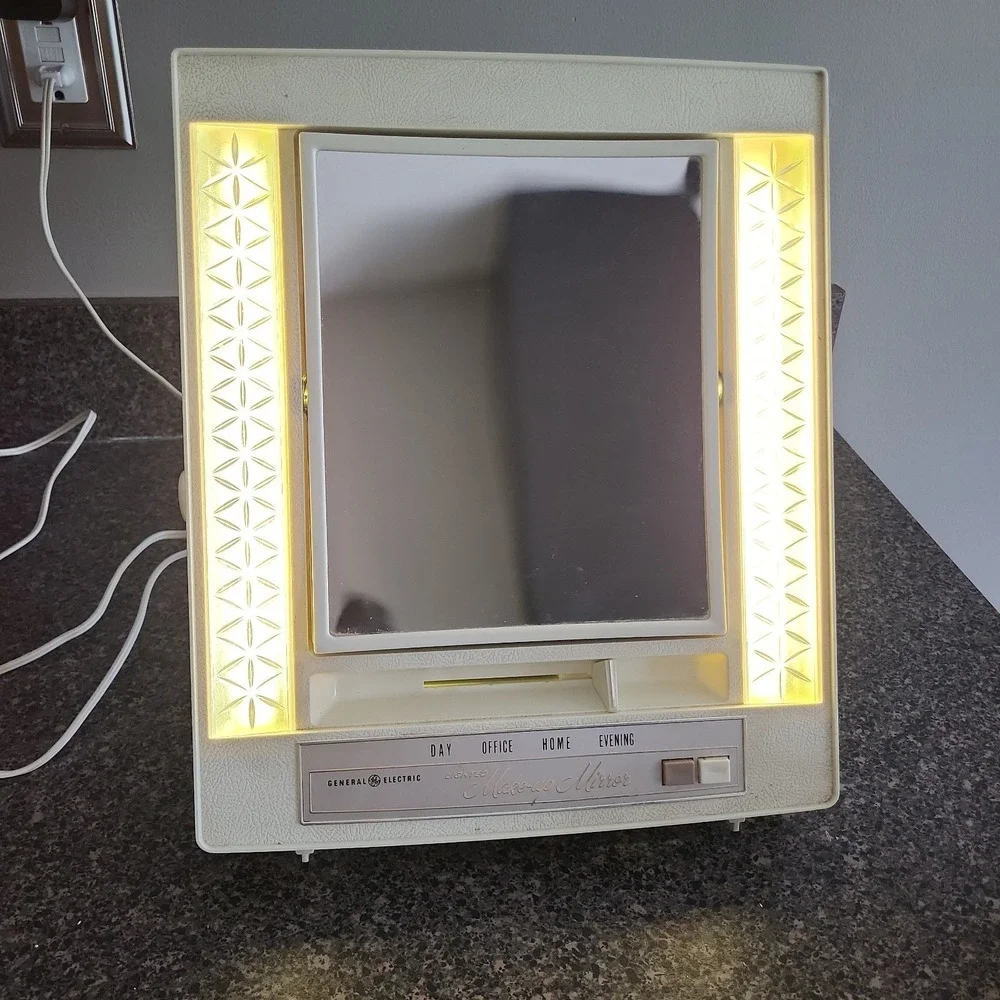 Vintage GE Lighted‎ Makeup Mirror Model B21M-1 Lighted Vanity Mirror 4 Settings